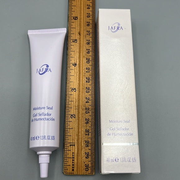 Vintage Jafra Moisture Seal for Extra Dry Skin & Extreme Dry Weather Conditions - Picture 8 of 8